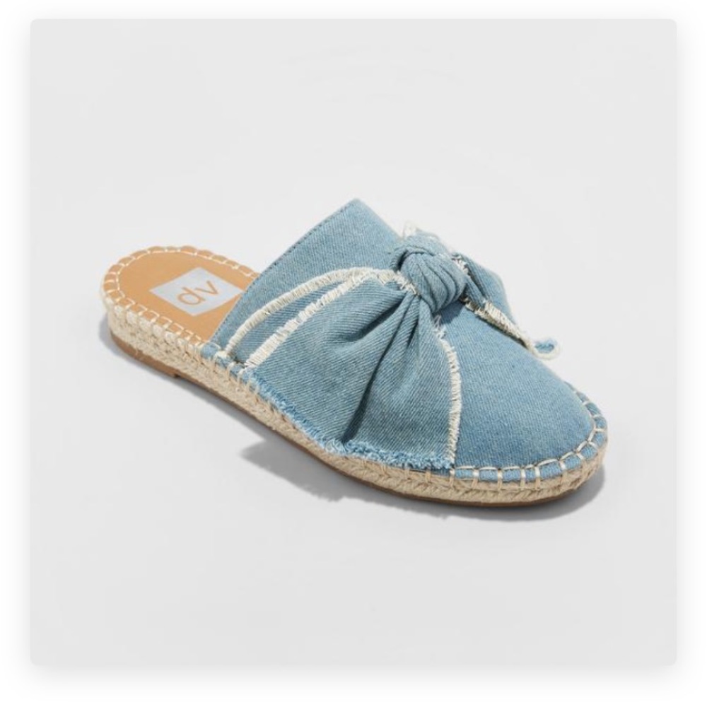 Never worn! DV Jean bow sandals!